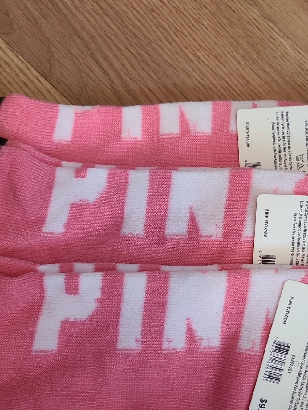 PINK Victoria's Secret Pink No-Show Athletic Socks with Black Trim - 3 Pack - Picture 3 of 3